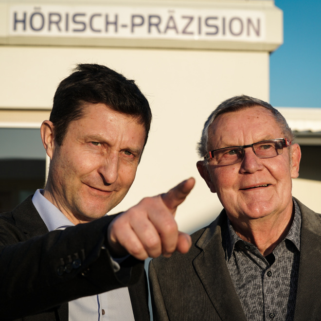 Unternehmensnachfolge - Hörisch Präzision (im Bild: Vater und Sohn Hörisch)