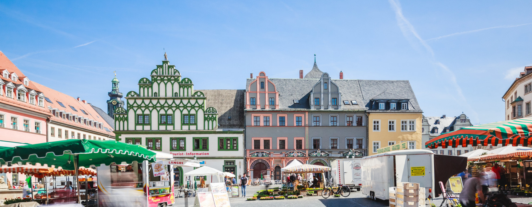 Härtefallausgleichszahlungen für Kommunen (im Bild: Alltag in Kommunen - buntes Treiben auf dem Marktplatz der Stadt Weimar)