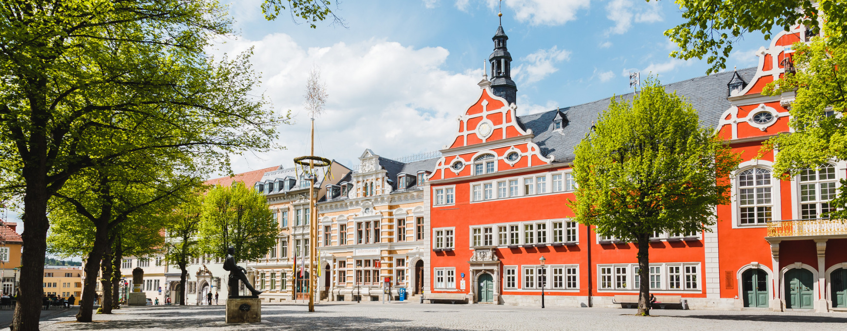 Thüringer Kommunalmonitor: Kommunale Trends auf den Punkt gebracht. Eine Studie im Auftrag der Thüringer Aufbaubank. (Im Bild: Das Rathaus in Arnstadt)